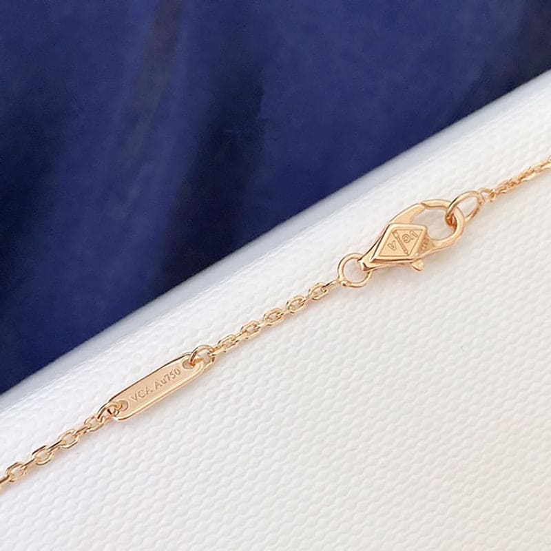 Sweet Alhambra Heart Pendant Necklace