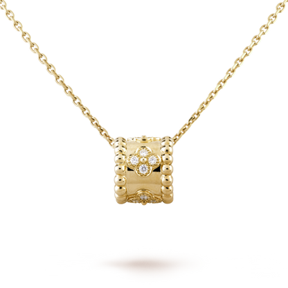 Perlée Clovers Pendant Necklace
