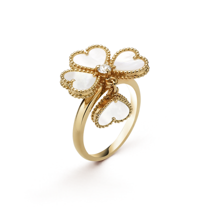 Sweet Alhambra Effeuillage Pearls Ring