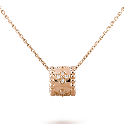 Perlée Clovers Pendant Necklace