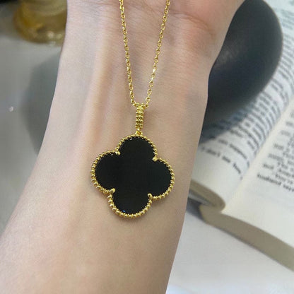 Magic Alhambra One Motifs Black Clover Necklace