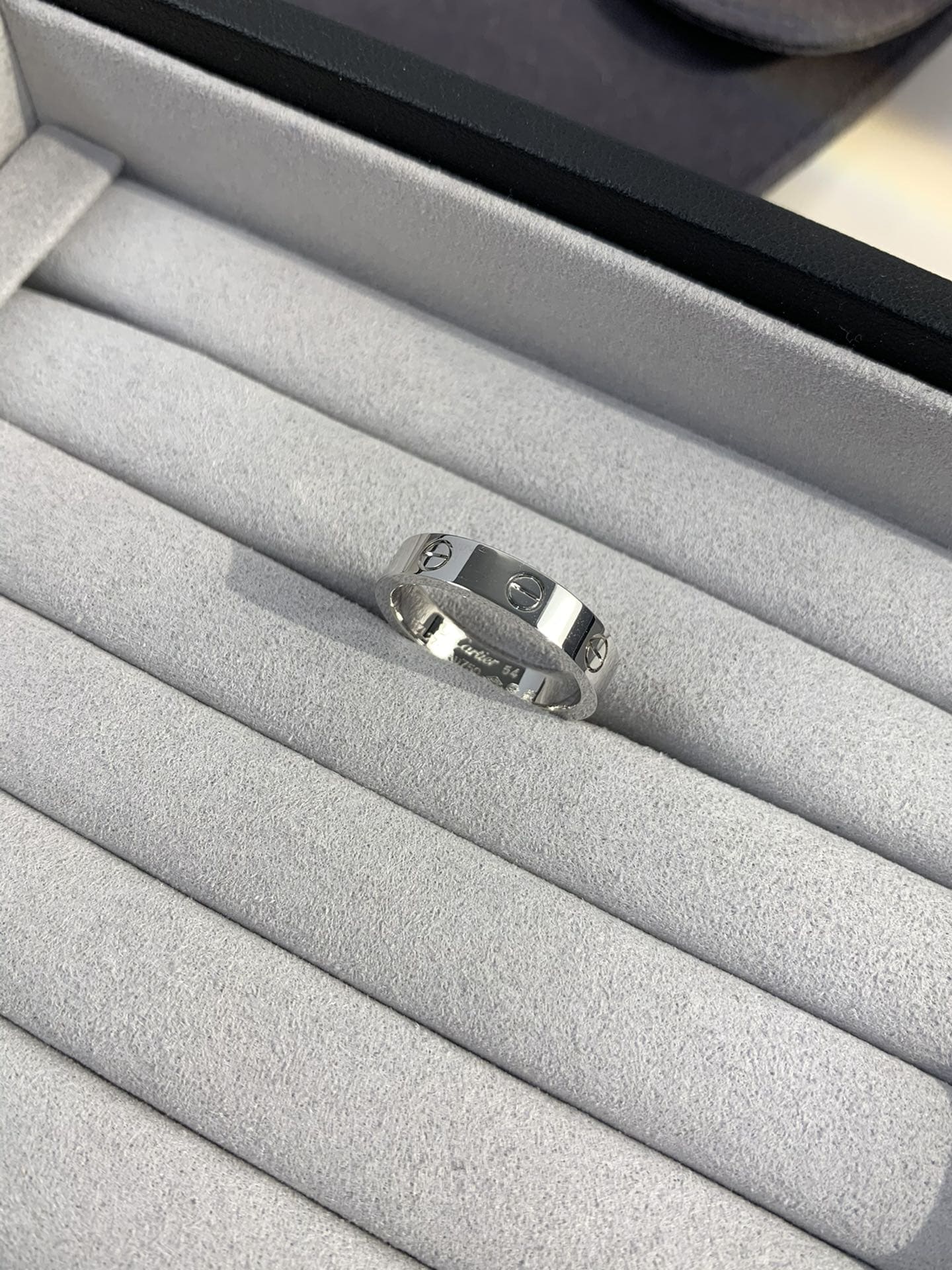 Love Wedding 4mm Ring