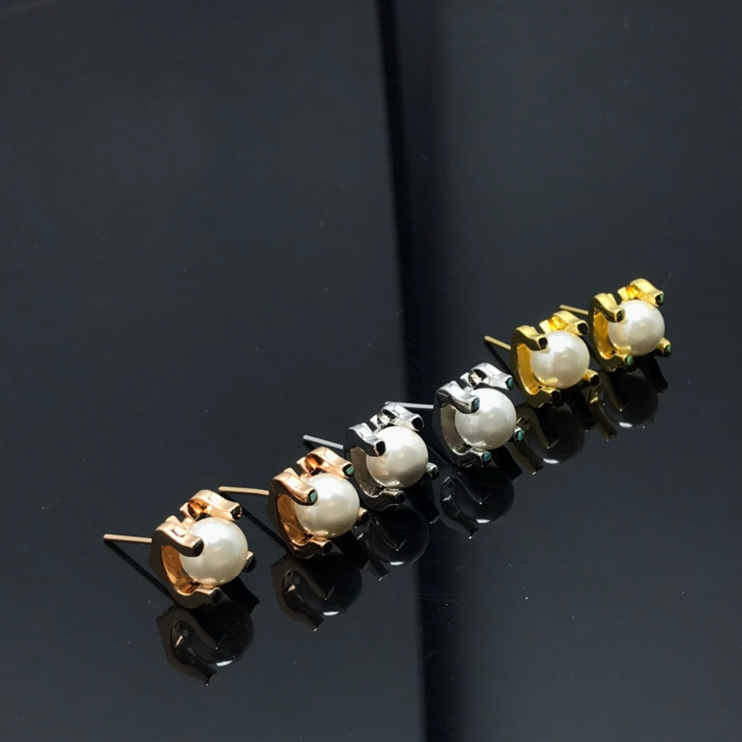 C De Earrings