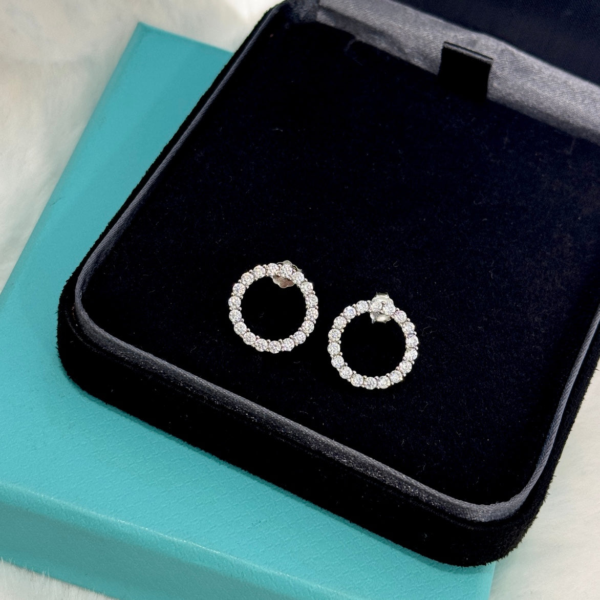 T Circle Diamonds Earrings