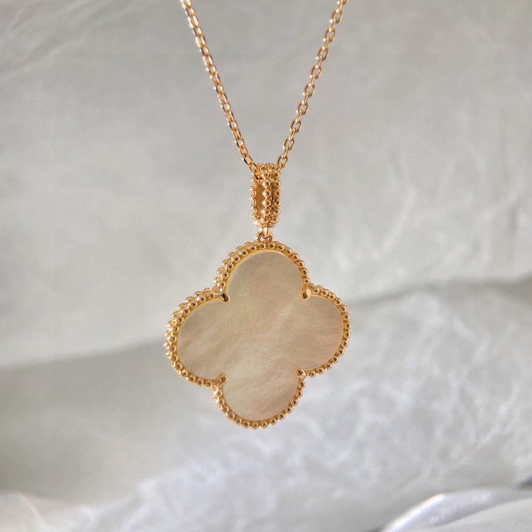 Magic Alhambra One Motif Pearl Necklace