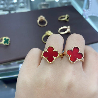 Magic Alhambra Clover Ring