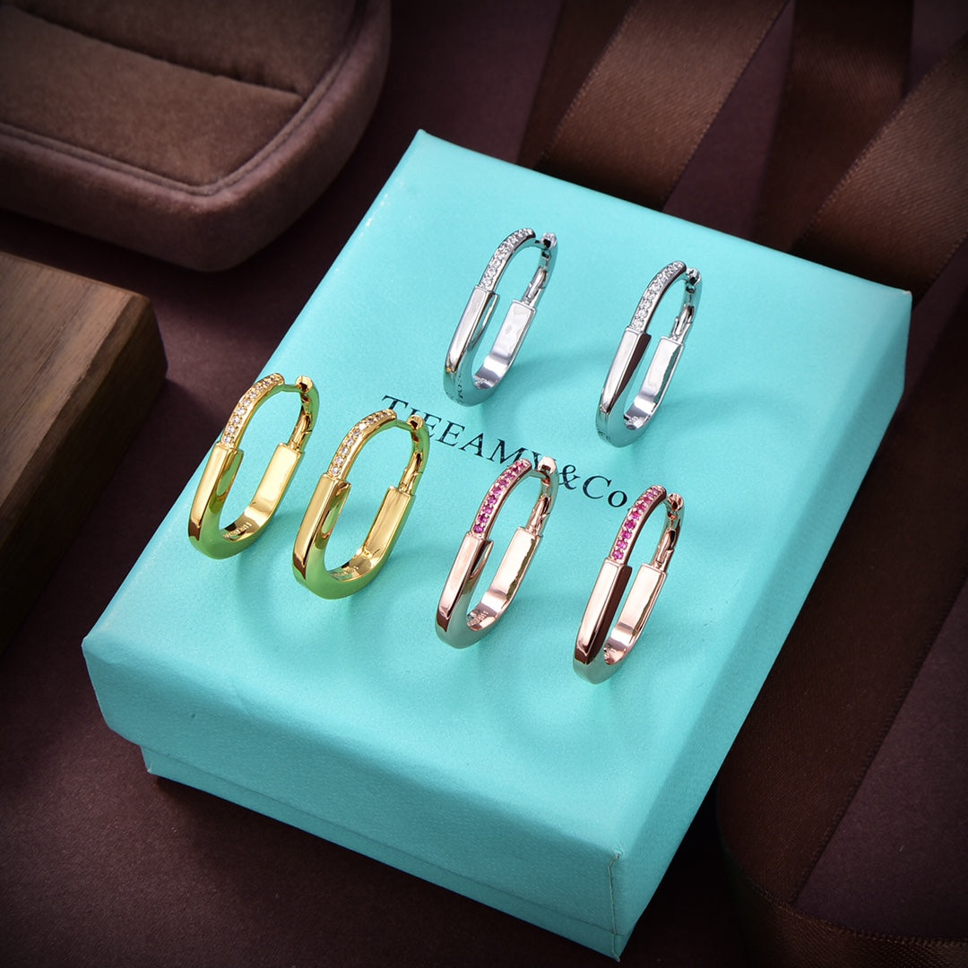 T Lock Diamonds Medium Earrings