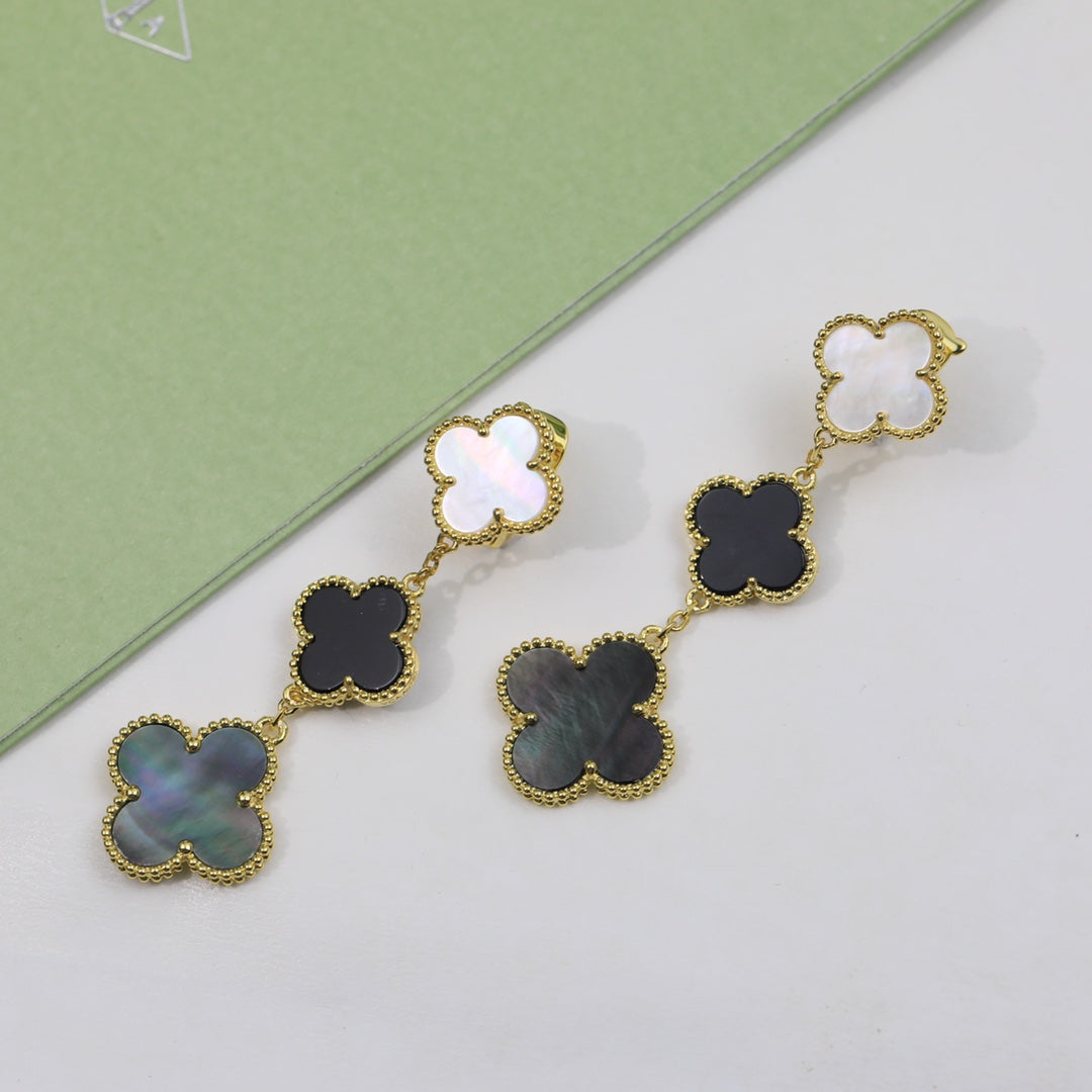 Magic Alhambra Three Pearls Motifs Earrings