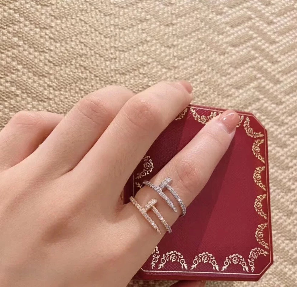 Juste Un Clou Full Diamond Ring