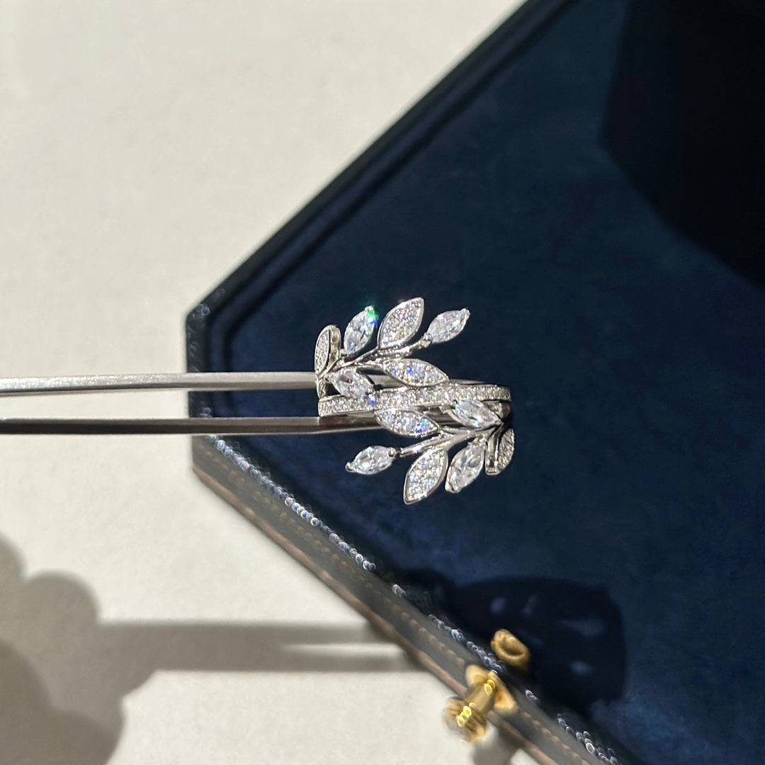 T Victoria Diamond Vine Bypass Ring