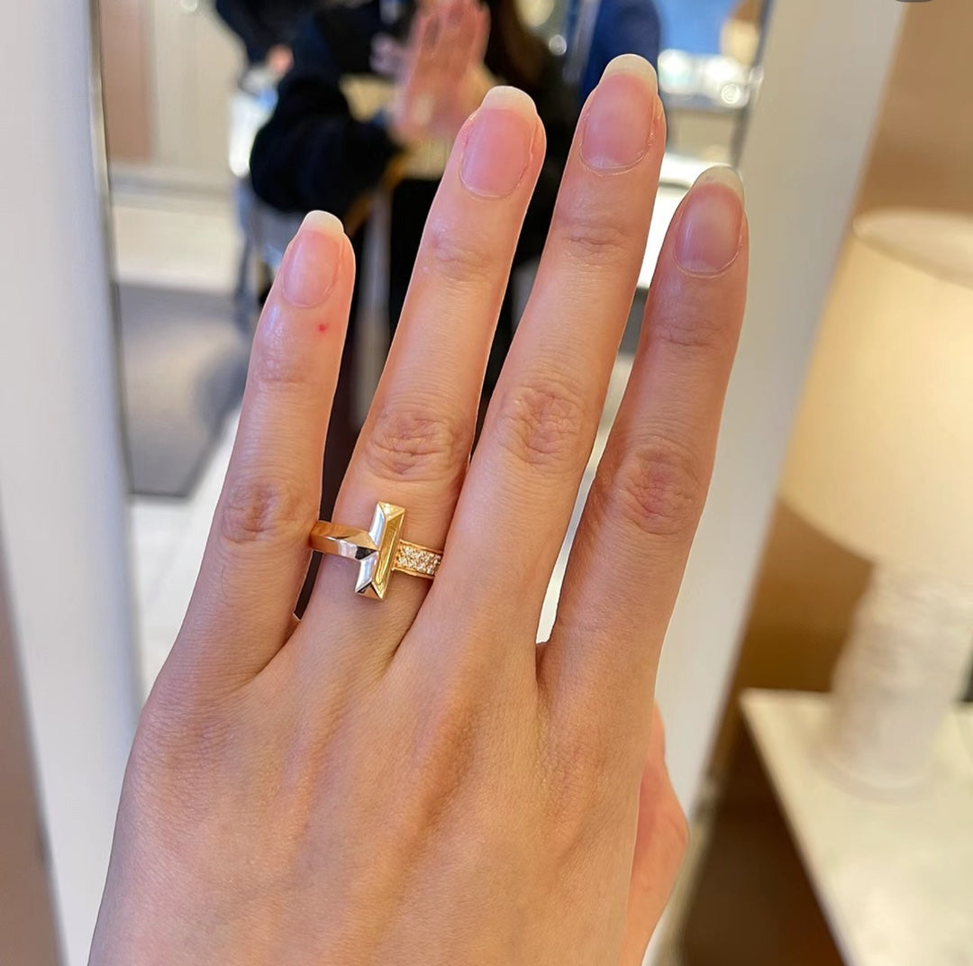 T T1 Diamonds Ring