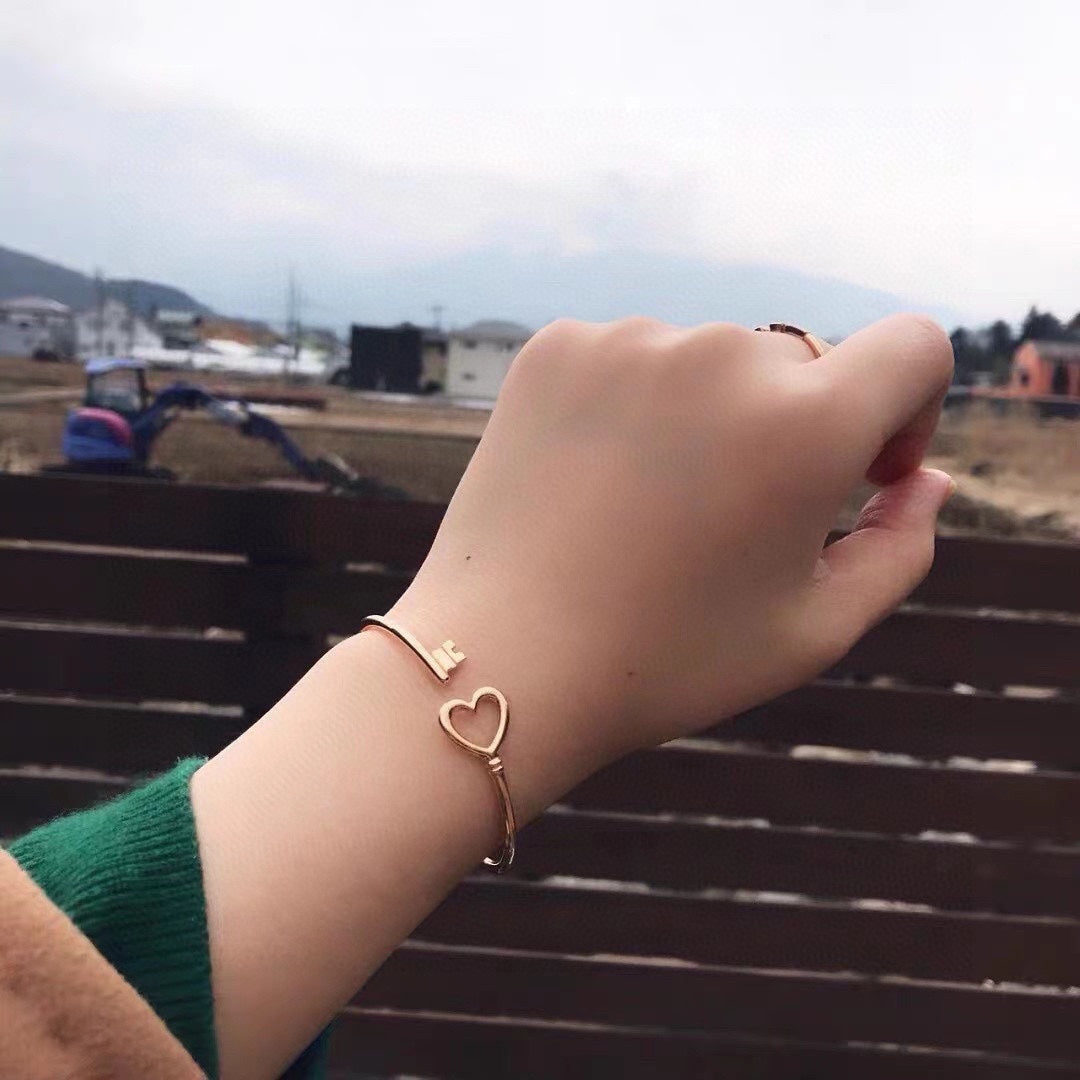 T Heart Key Wire Bracelet