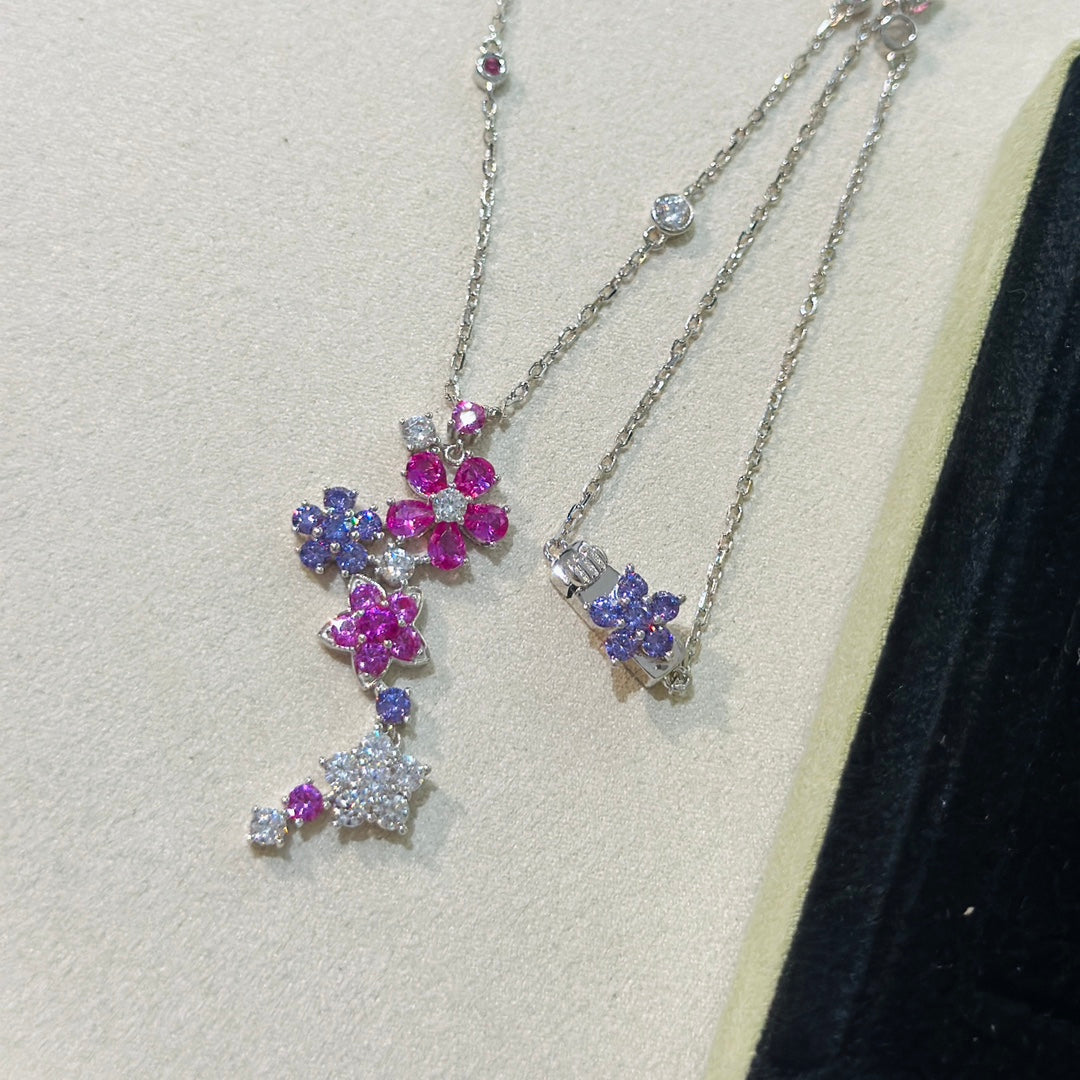 Folie Des Prés Pendant Necklace